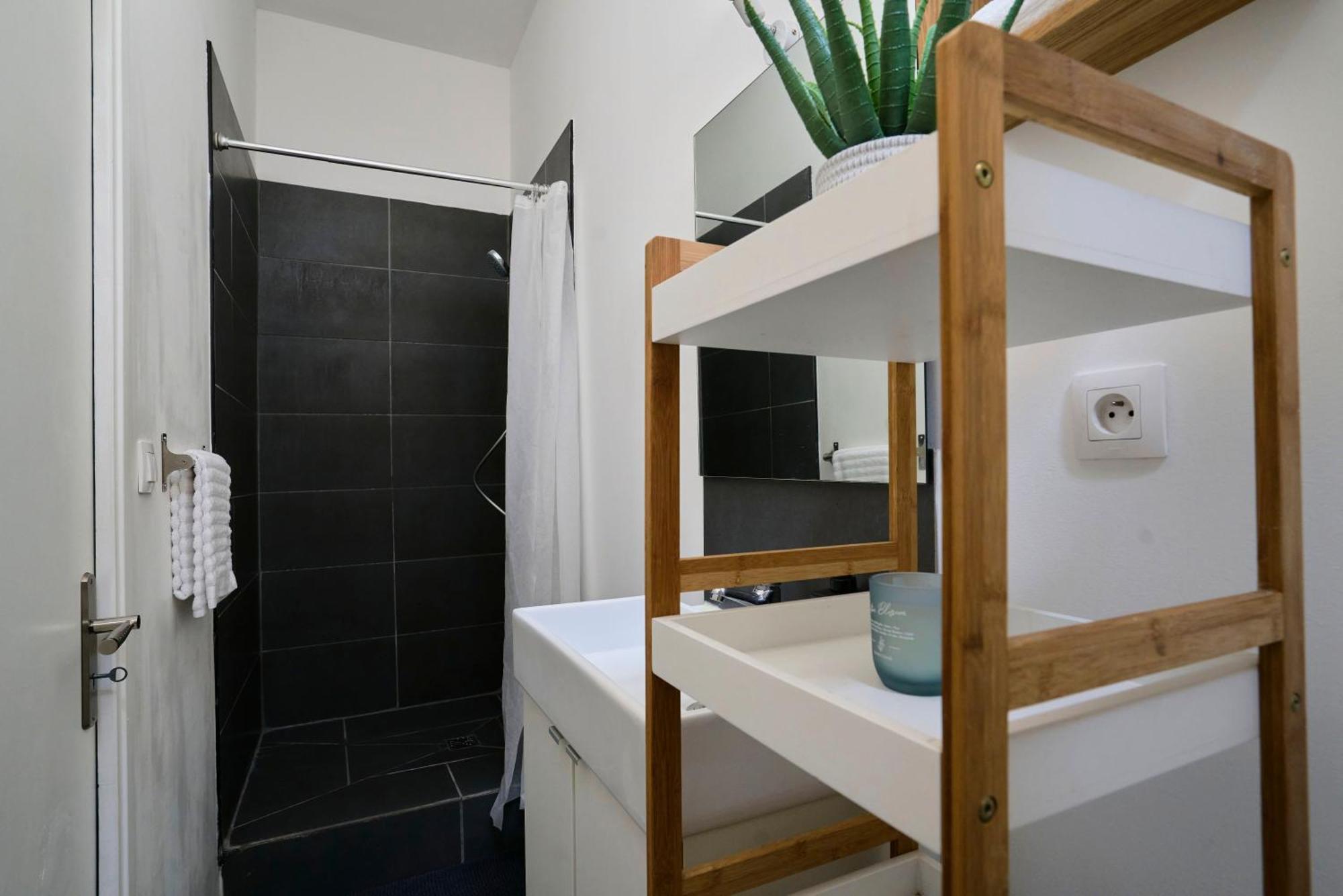 La Loge Sebasto - Premium Central Location Apartment