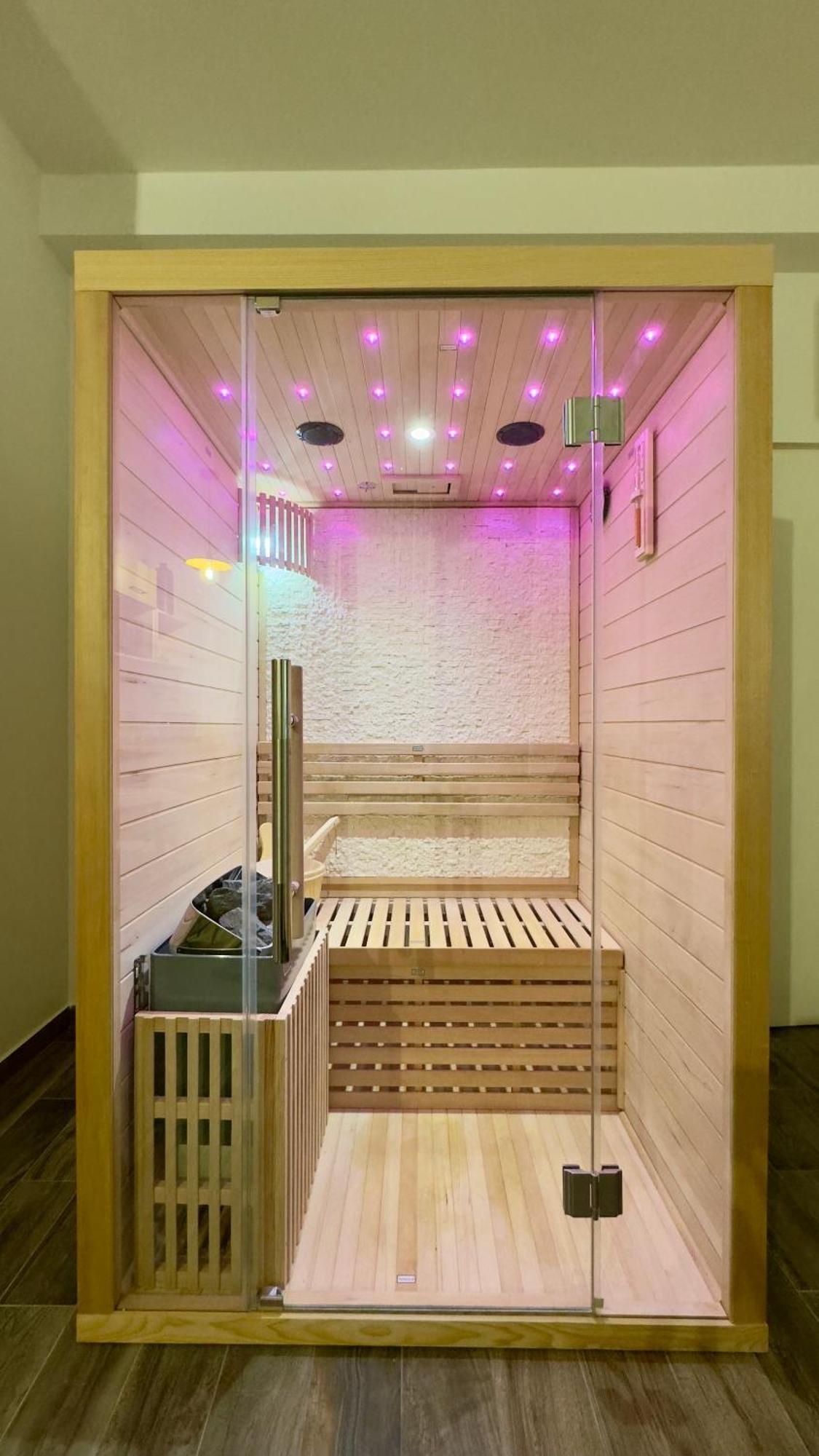 La Private Sauna Apartment