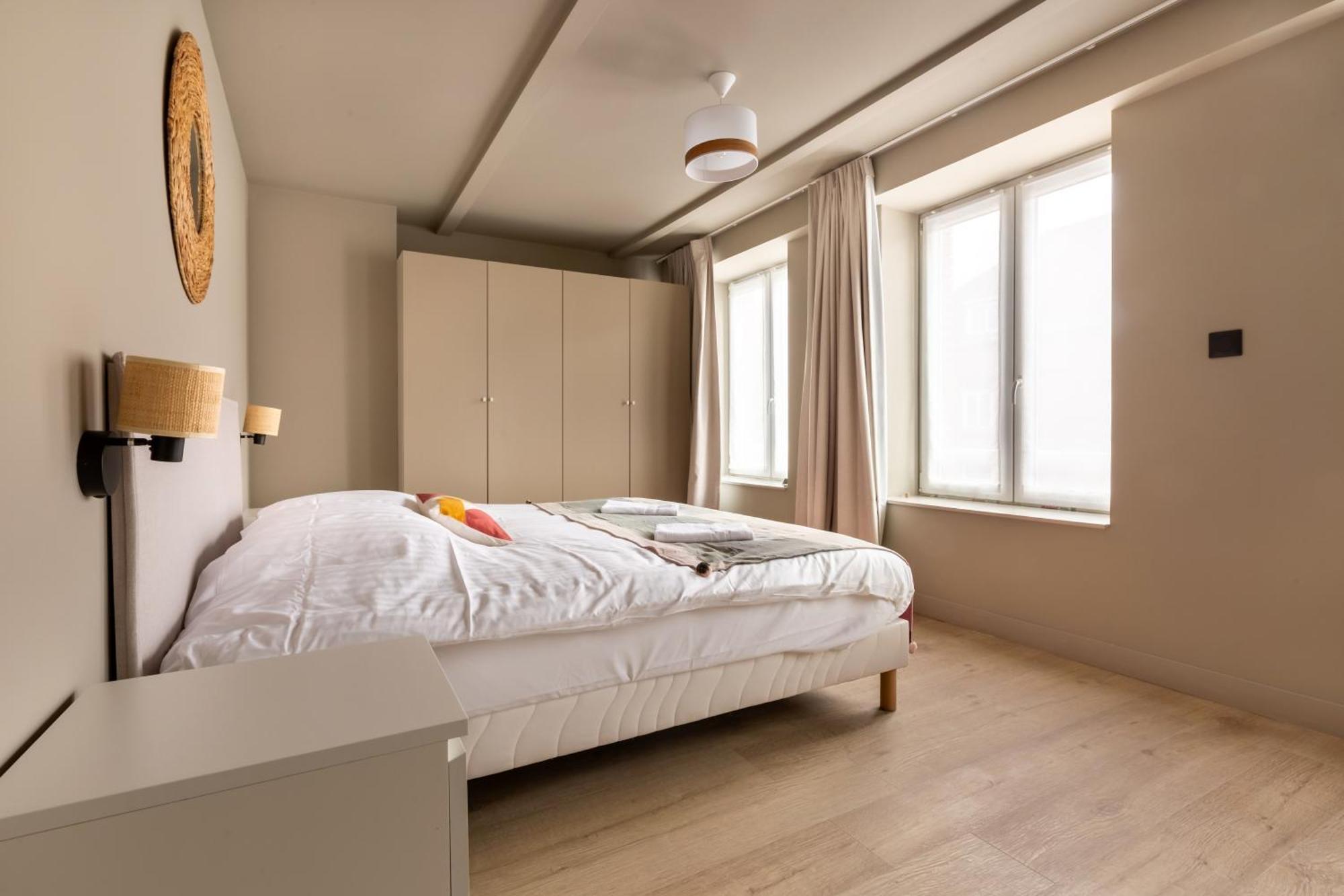 Apartment Standing 4 Et 4 Salles De Bains Face Marche De Wazemmes Lille