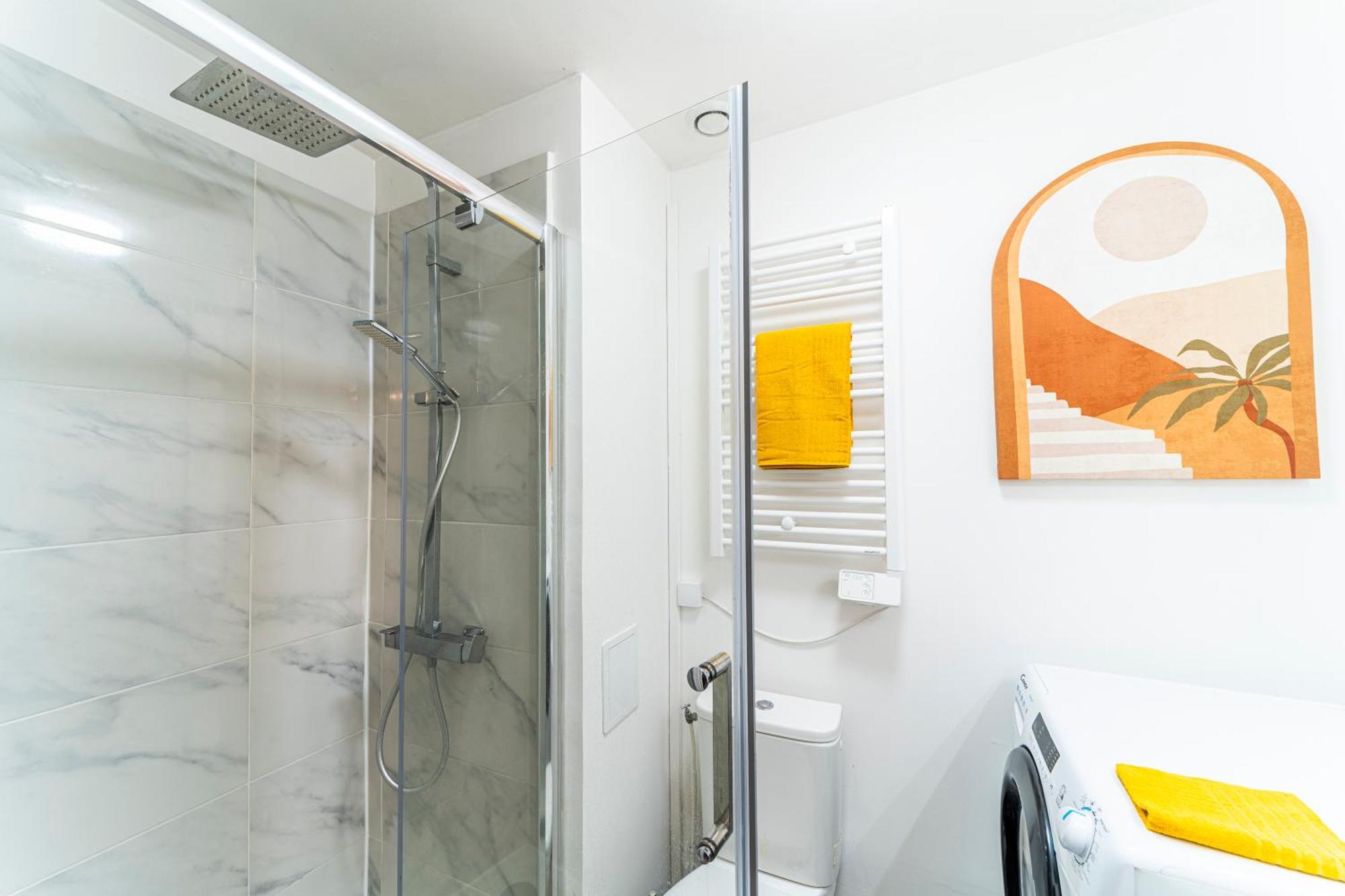 Apartment Le Ferrer - Wifi - Netflix - Free Parking - Metro Lille