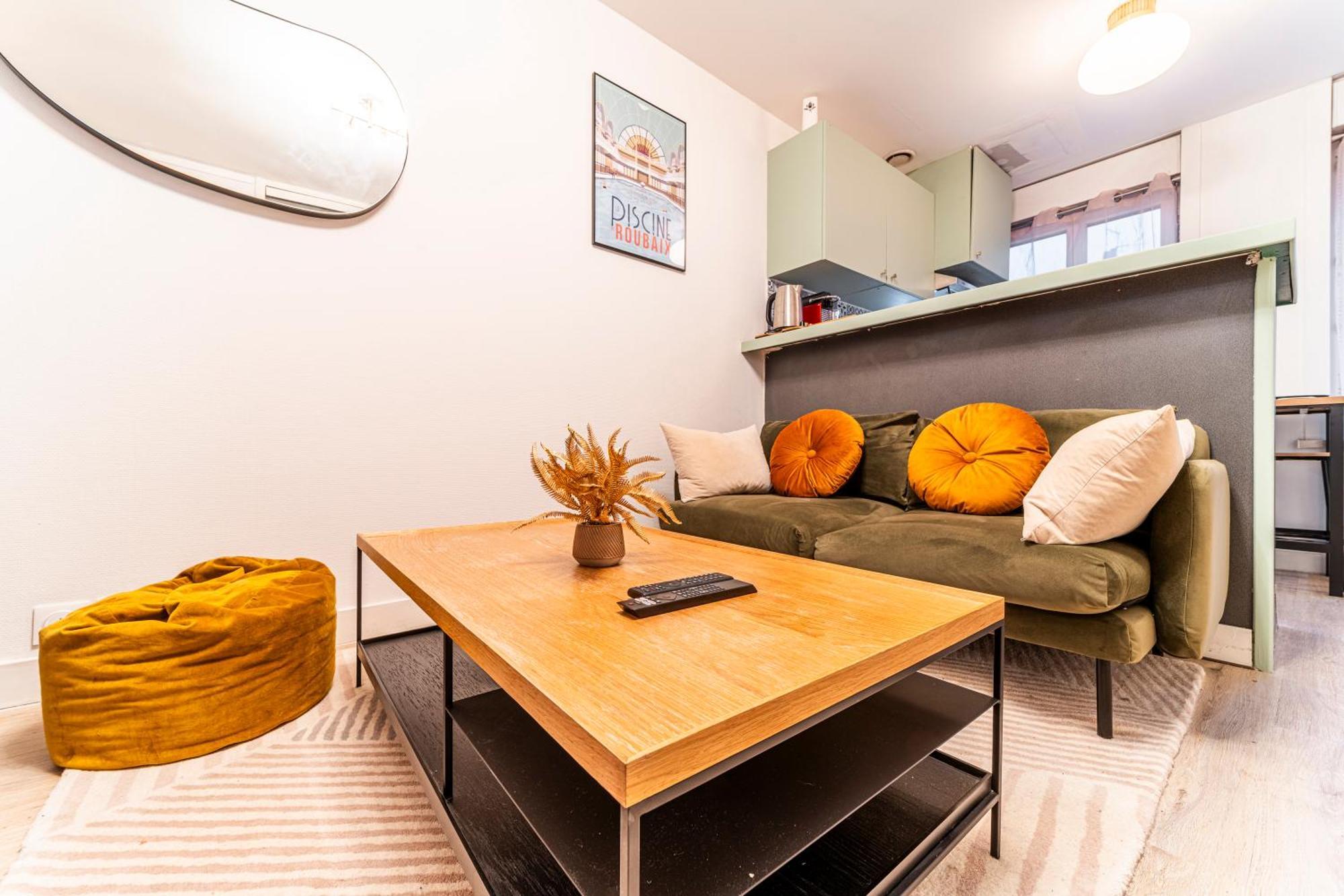 Le Ferrer - Wifi - Netflix - Free Parking - Metro Apartment Lille