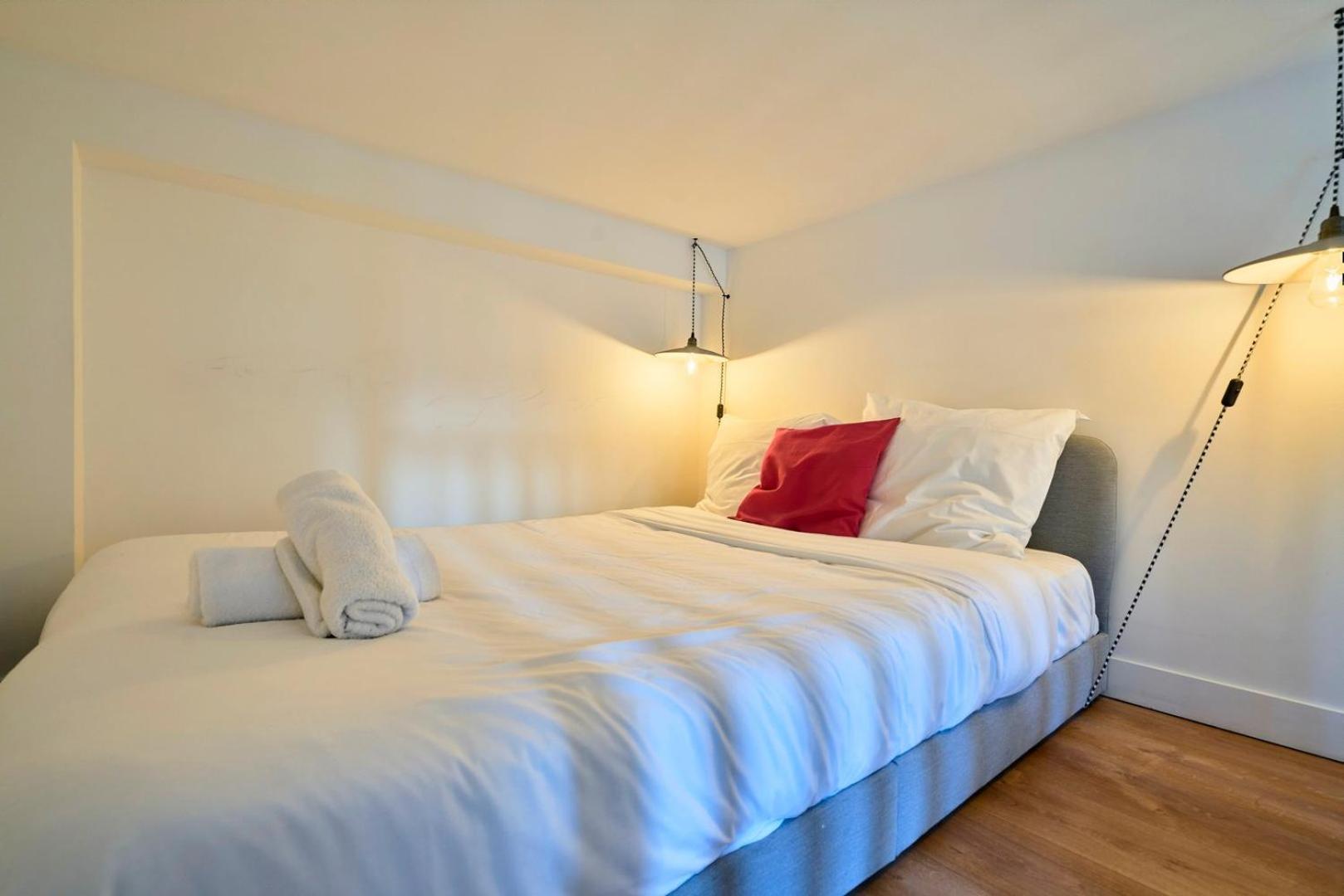 Apartment Bright 3-bedroom 2-bathroom Flat. *