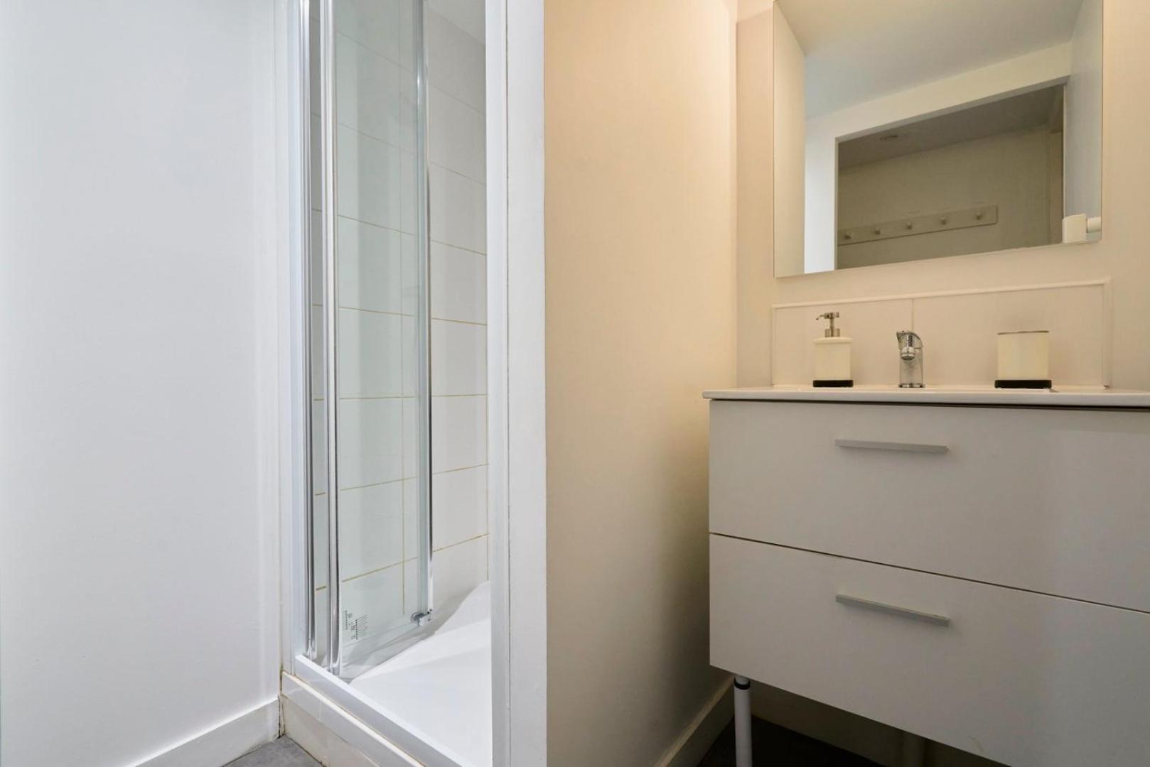 Bright 3-bedroom 2-bathroom Flat. *