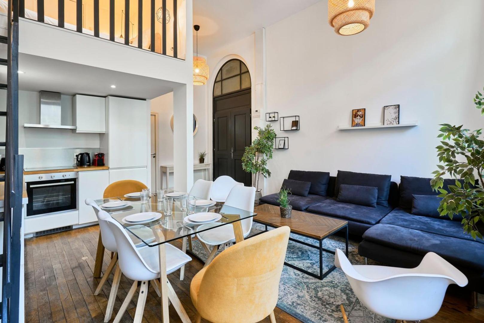 Bright 3-bedroom 2-bathroom Flat. * Lille