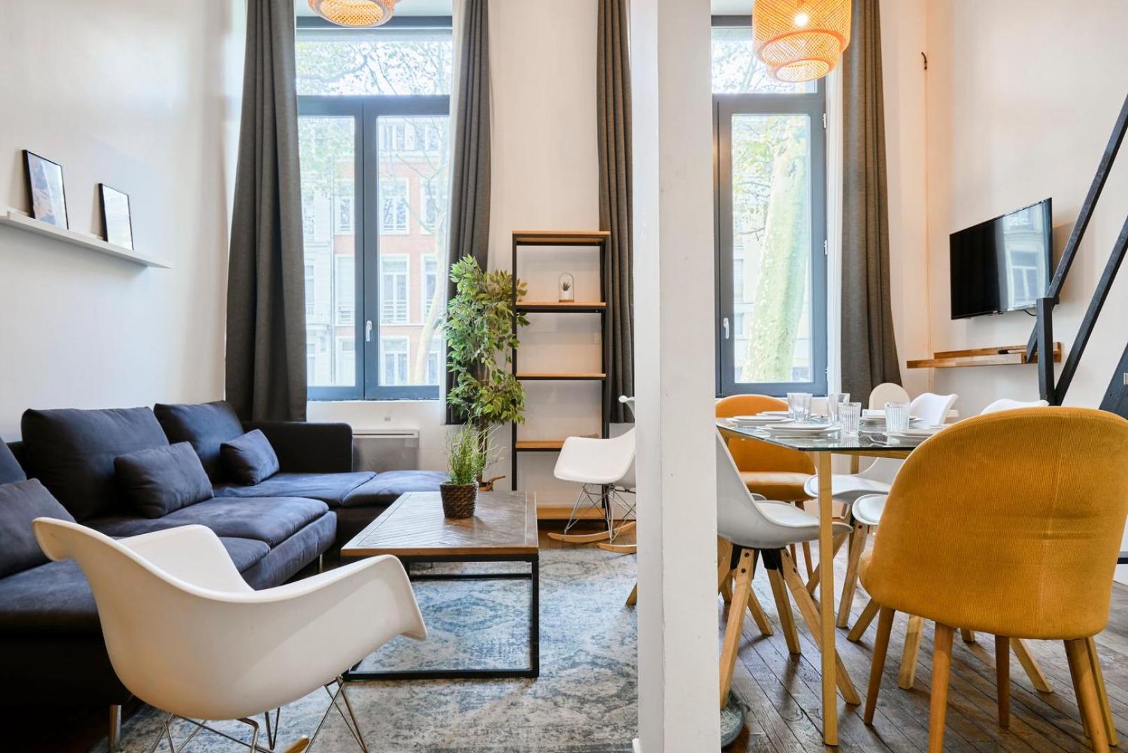Apartment Bright 3-bedroom 2-bathroom Flat. *