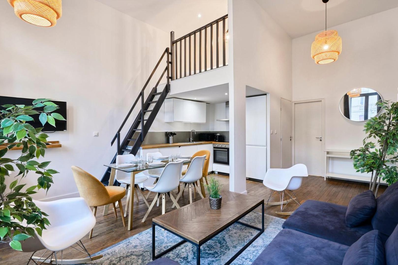 Bright 3-bedroom 2-bathroom Flat. *