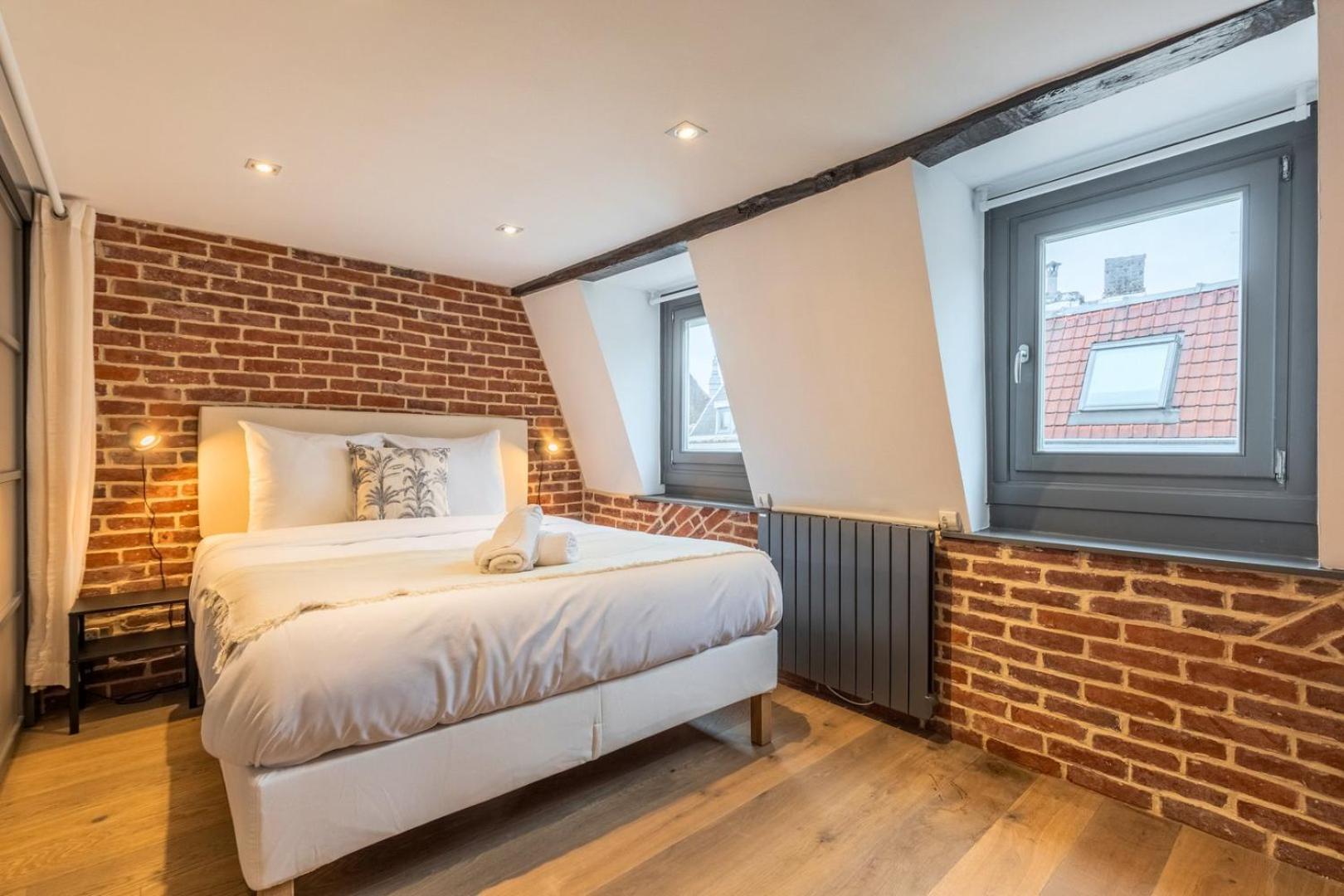 Two Bedroom In The Heart Of Old Apartment
