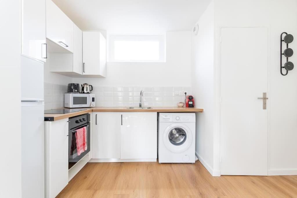 Appartemet A 2 Pas Du Metro Apartment *