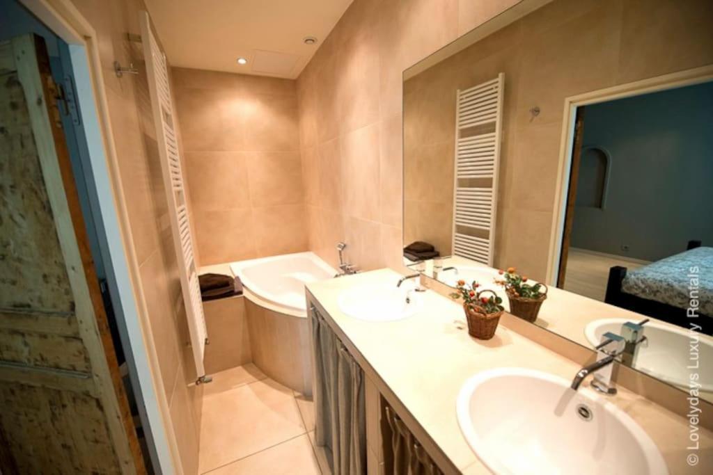 4p Elegant Flat, Vieux Lille, Carpark Lille