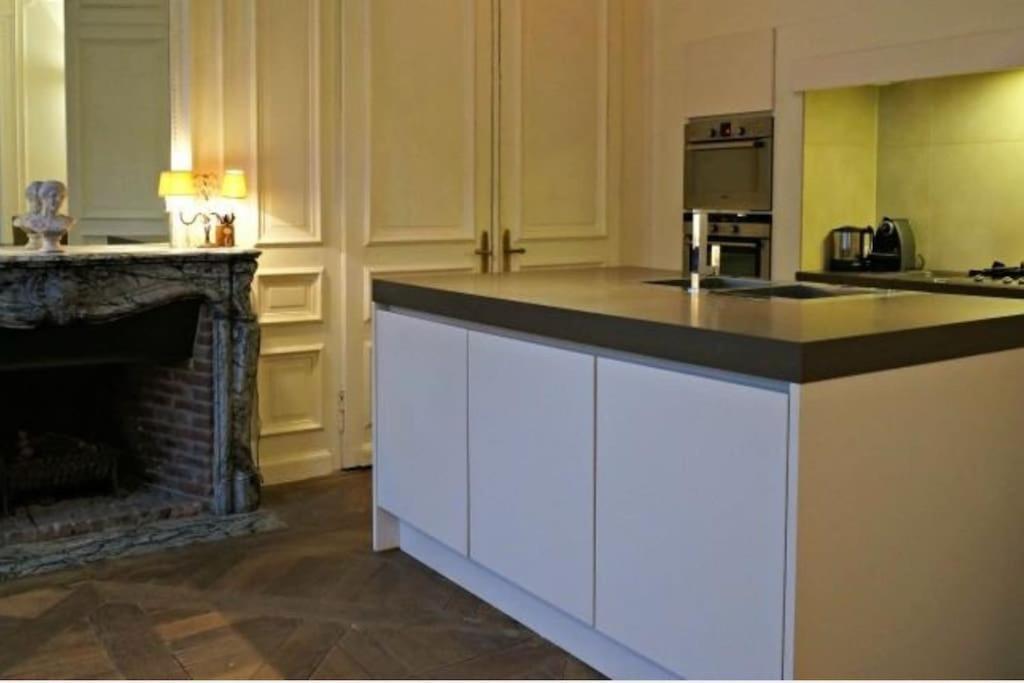 Apartment 4p Elegant Flat, Vieux Lille, Carpark