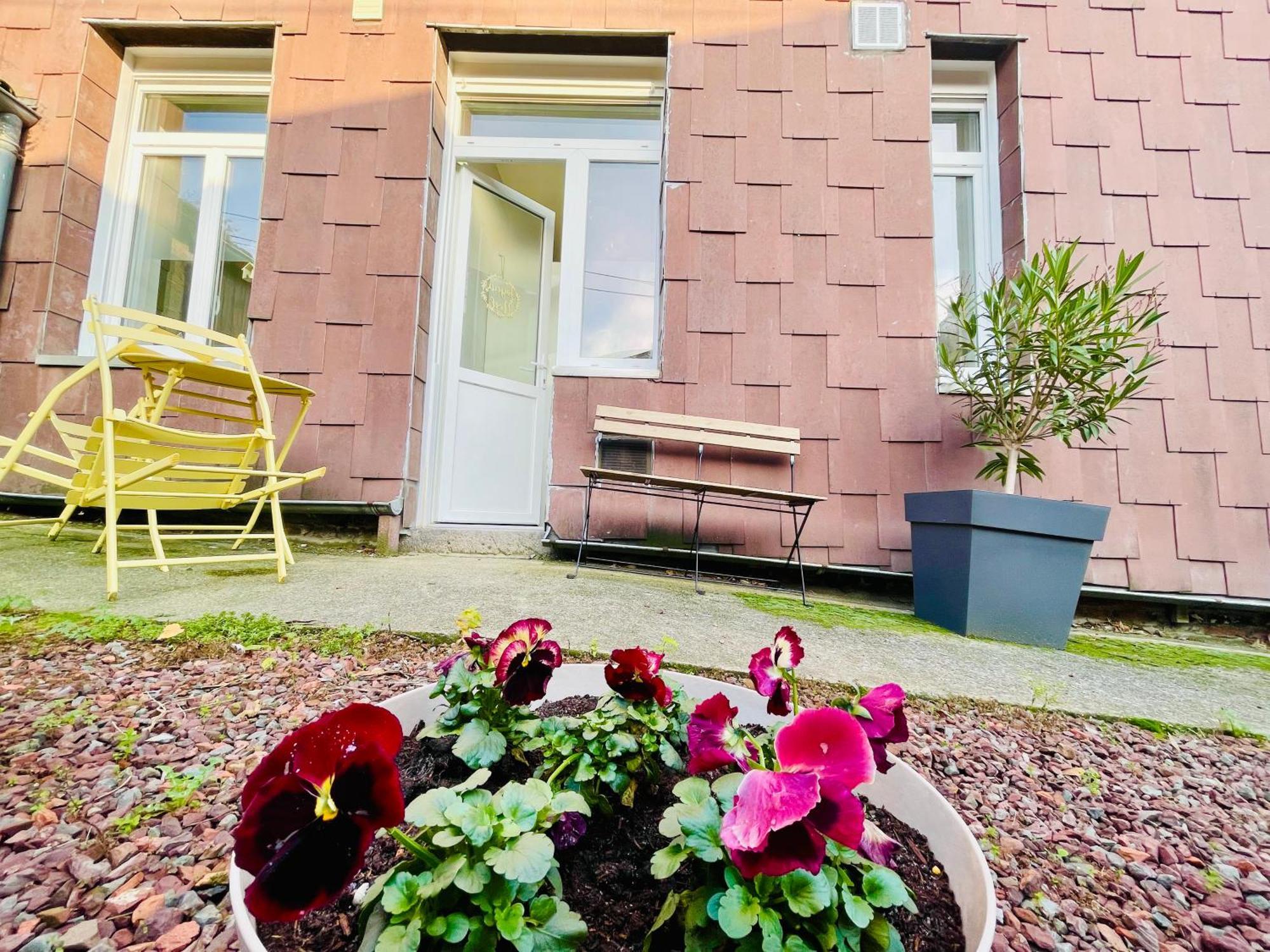 Apartment Charming Flat Ideal Location, 2 Bedroom 5 Pers Max Lille