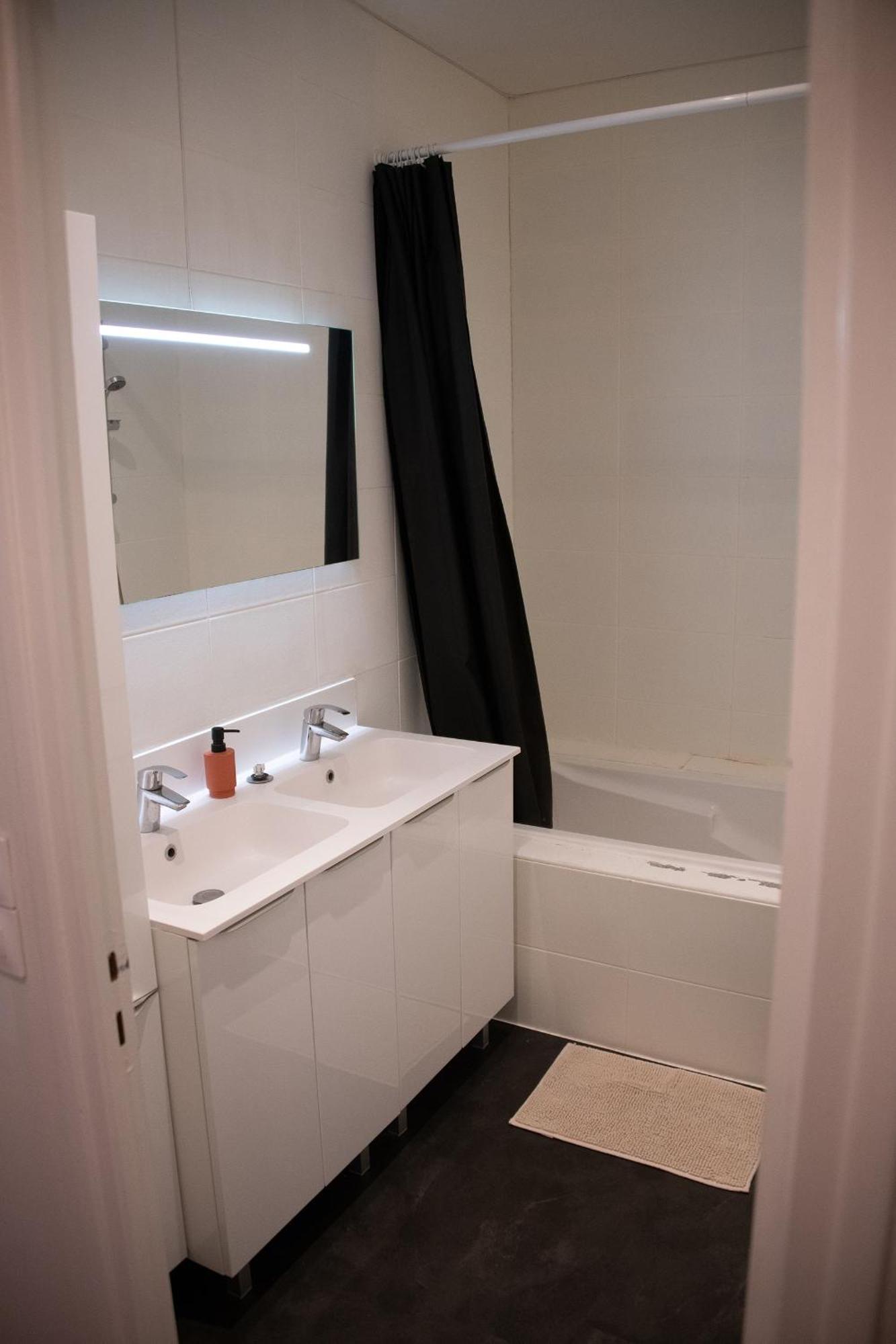 Apartment T3 Lumineux Au Coeur De Moulins Garage 2 Places