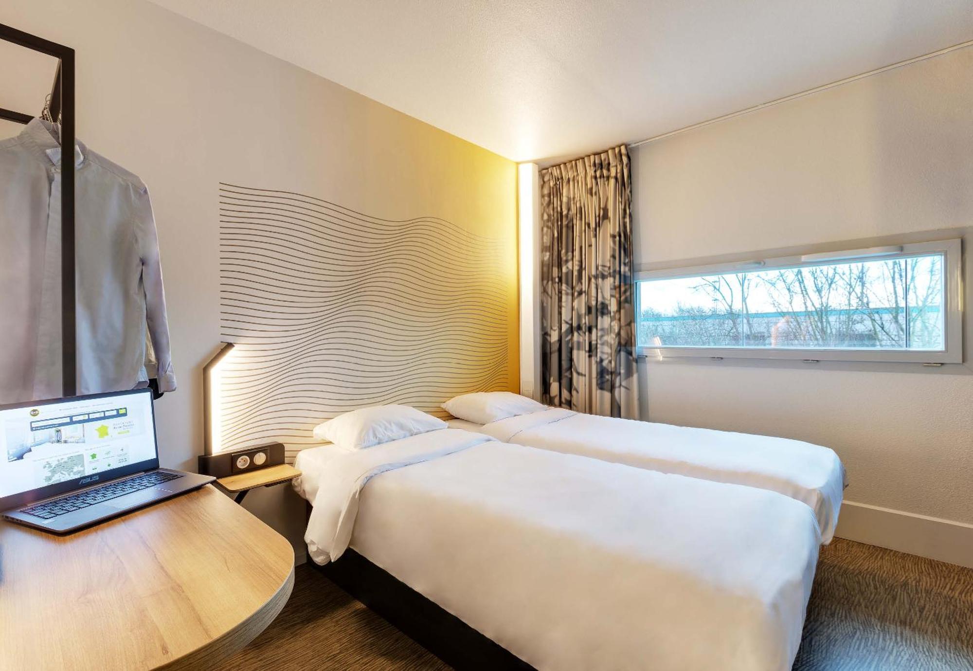 Centre Grand Palais Hotel 3*