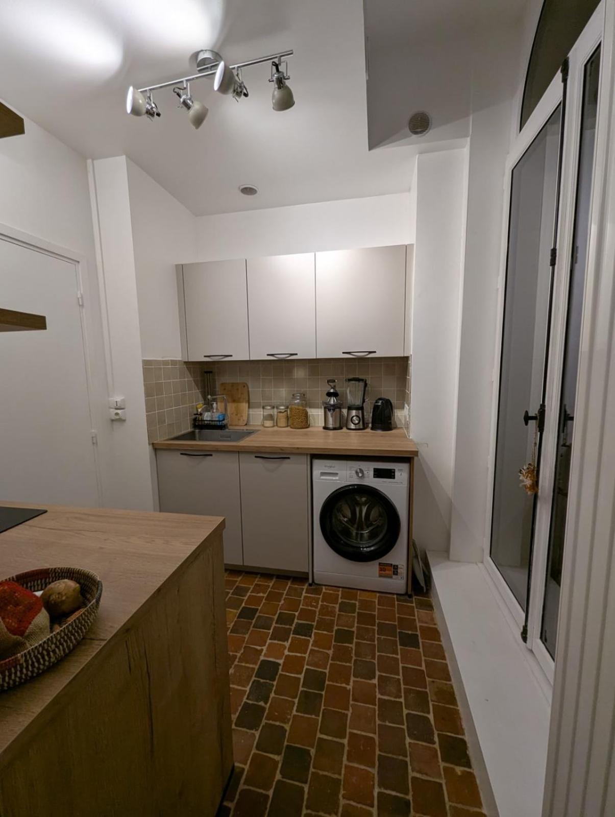Charming T2 With Balcony In Lille-centre * Lille