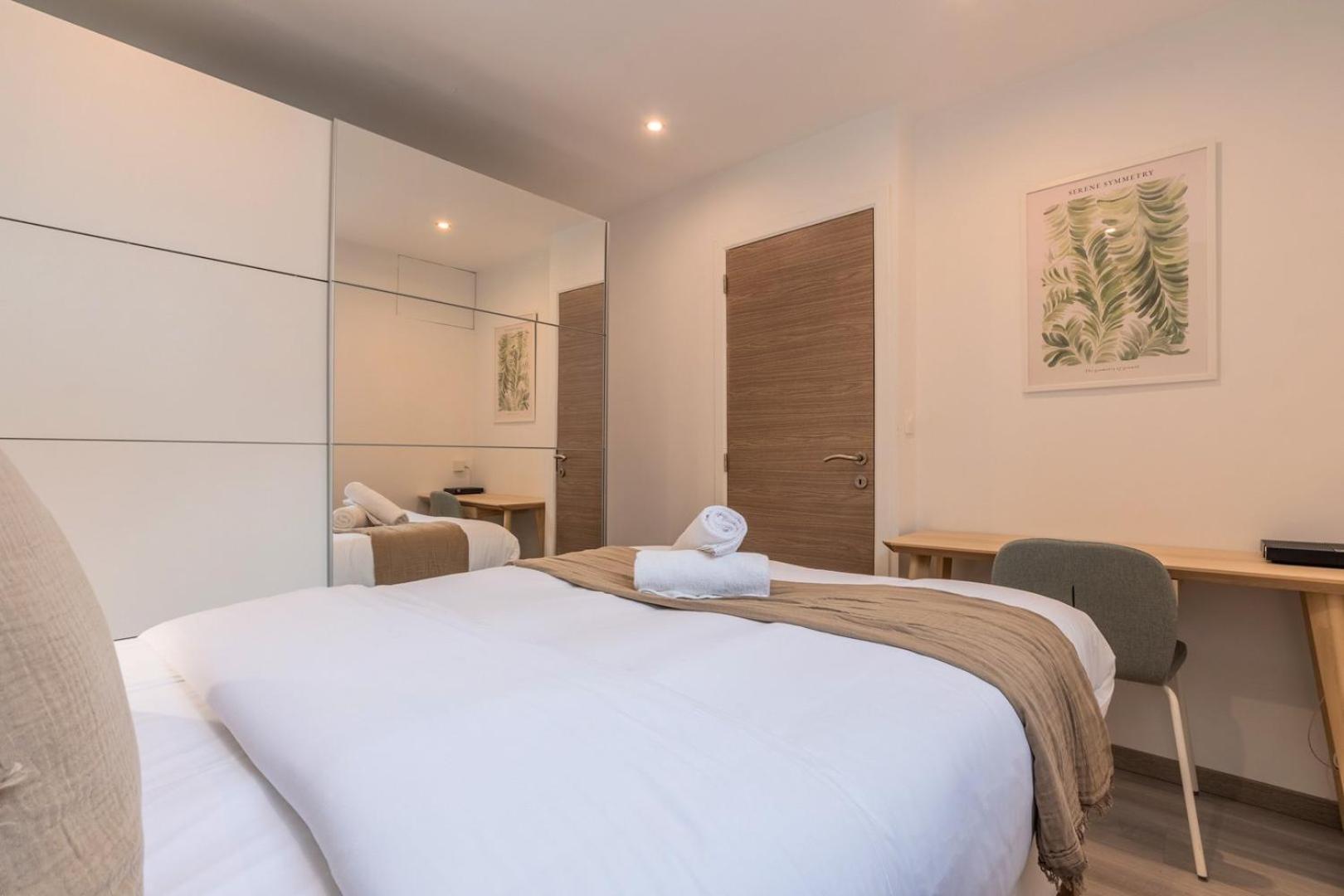 Holiday home Maison 2 Avec Petite Cour, Proche Metro
