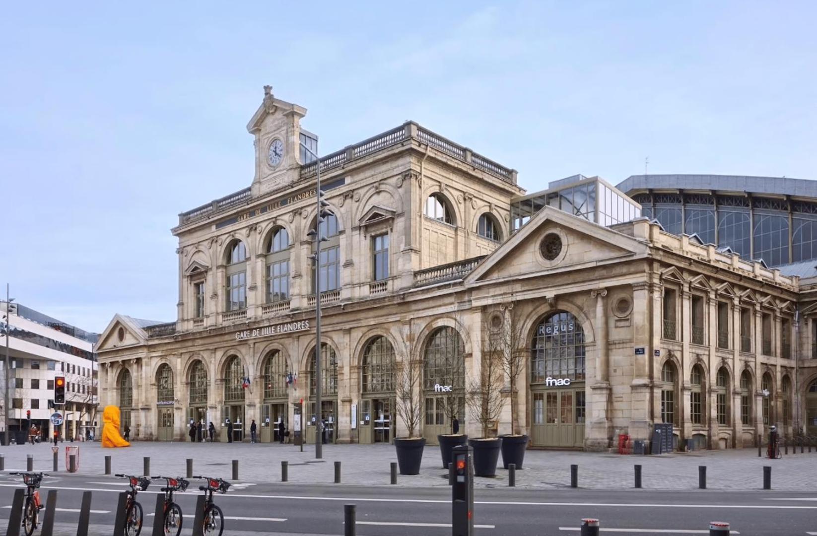 Maison 2 Avec Petite Cour, Proche Metro Lille