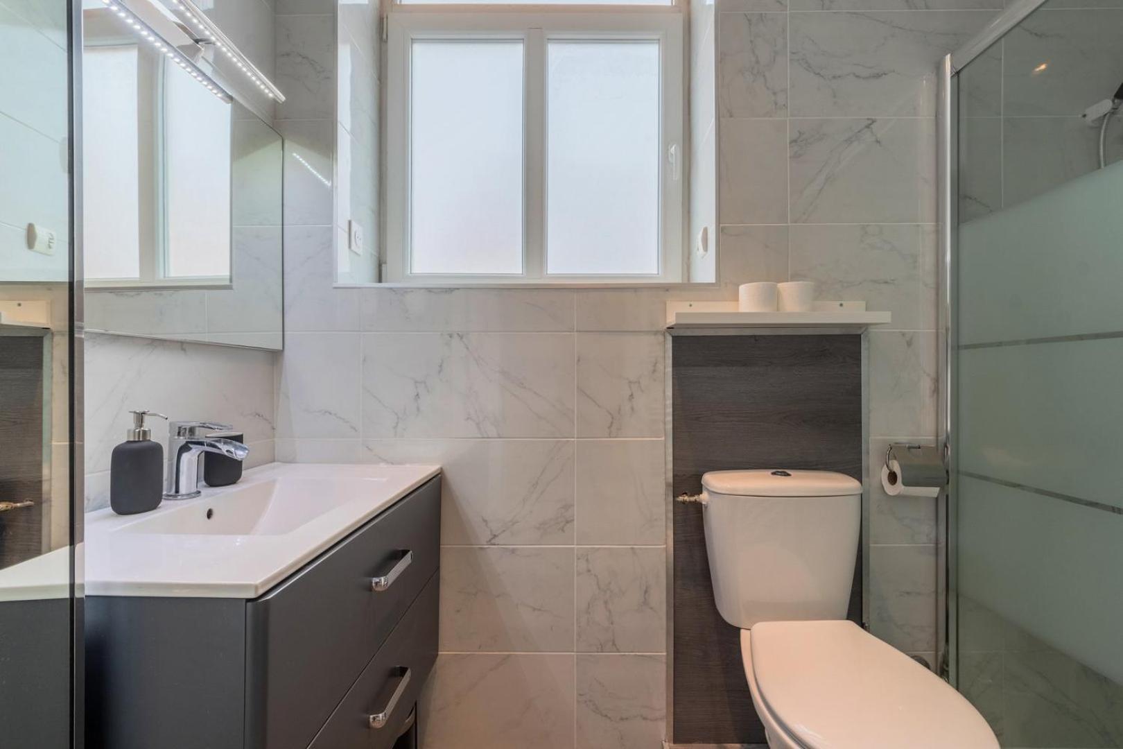 Holiday home Maison 2 Avec Petite Cour, Proche Metro