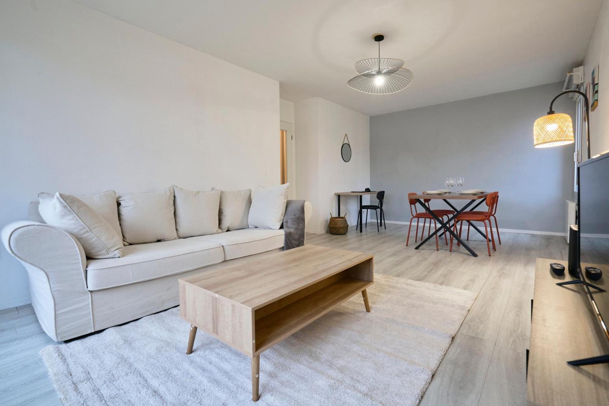 Elegant Avec Balcon Prive A * Lille