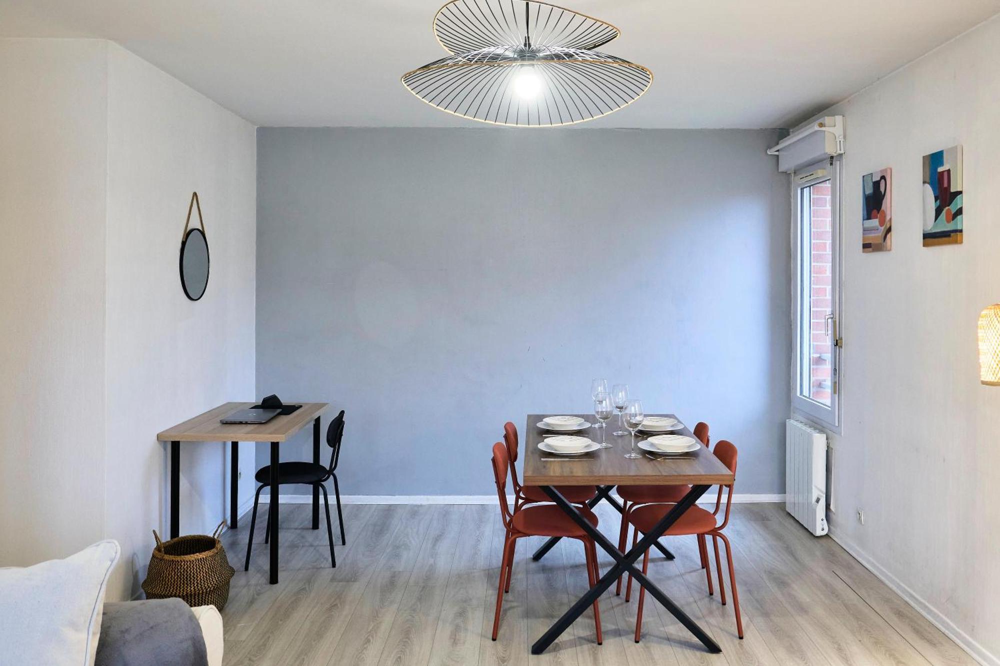 Apartment Elegant Avec Balcon Prive A Lille