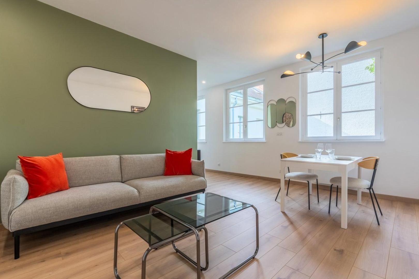 Avec Parking, Vieux Appartement Lille