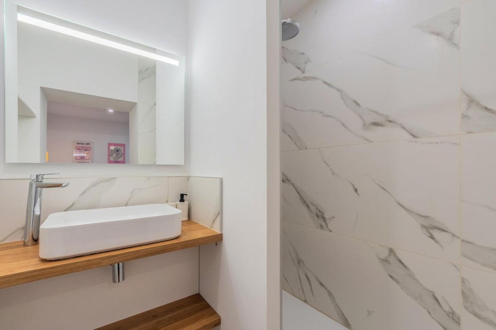 Appartement Avec Parking, Vieux Lille