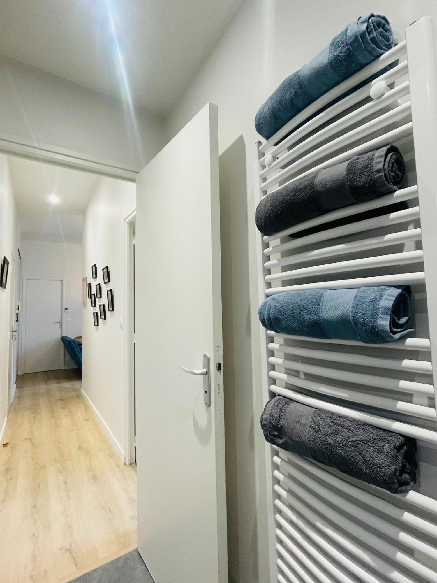 Charming Flat Ideal Location, 2 Bedroom 5 Pers Max
