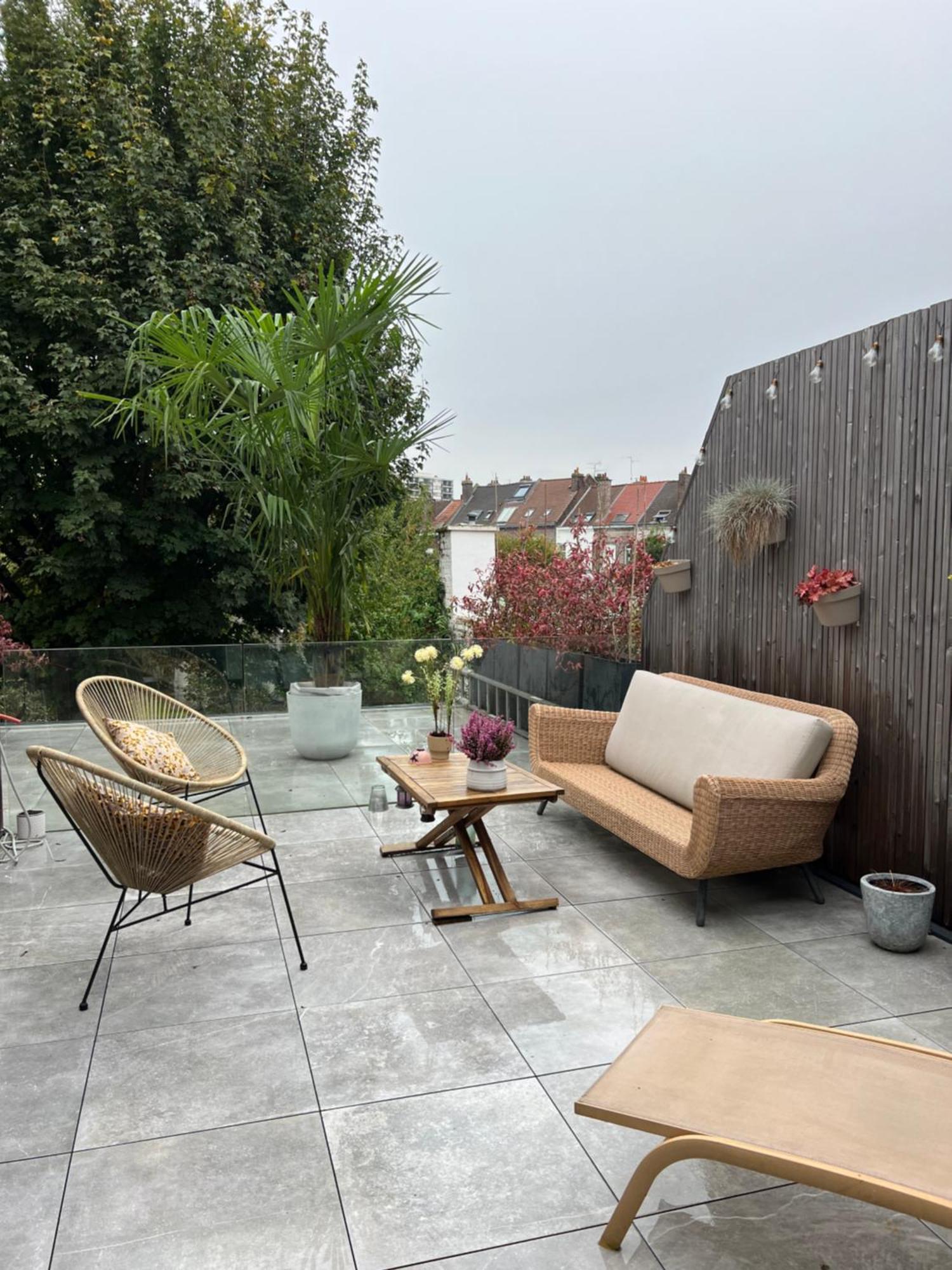 Homestay Petit Cocon Lillois:cheminee & Jardin