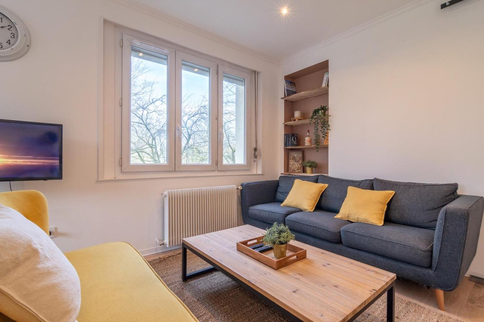 Apartment Superb Bright Apartment, 2 Bedrooms, 5 People