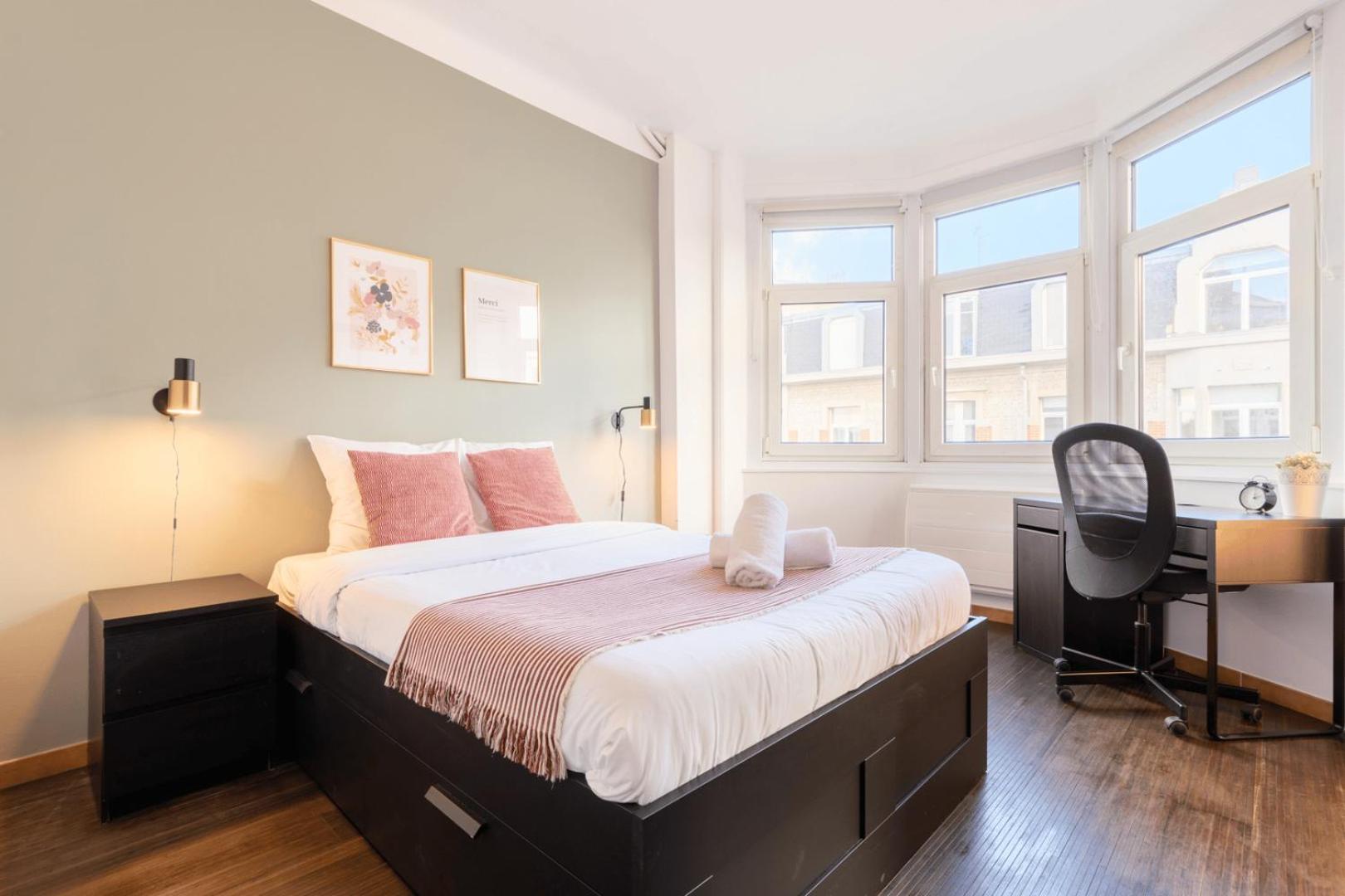 2 Avec Parking, Proche Metro Apartment *
