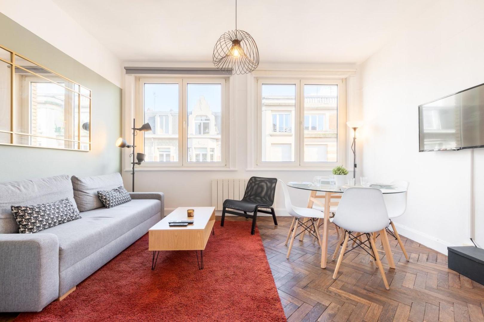 Apartment 2 Avec Parking, Proche Metro *