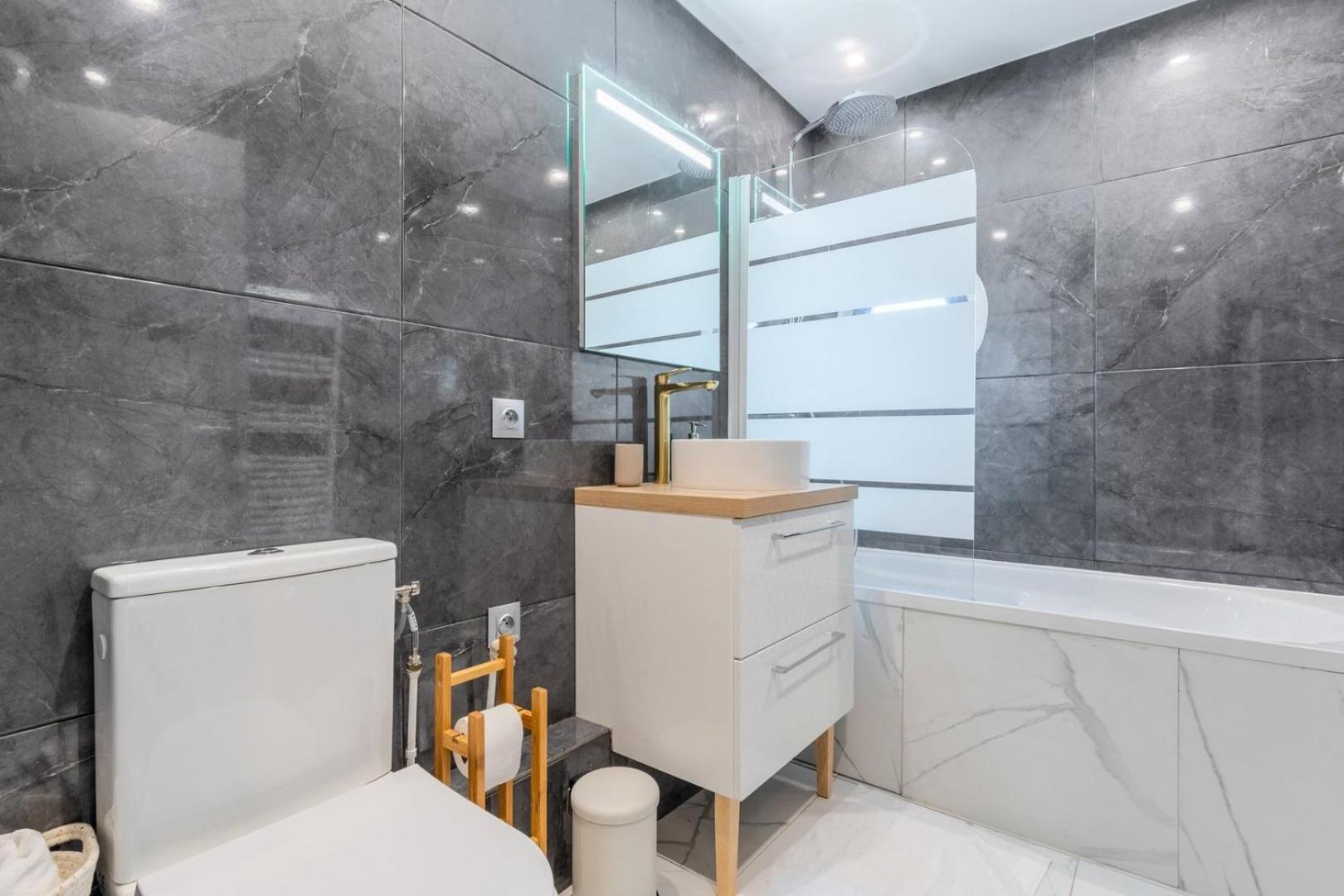 Hypercentre Equipped For 2 People! * Lille