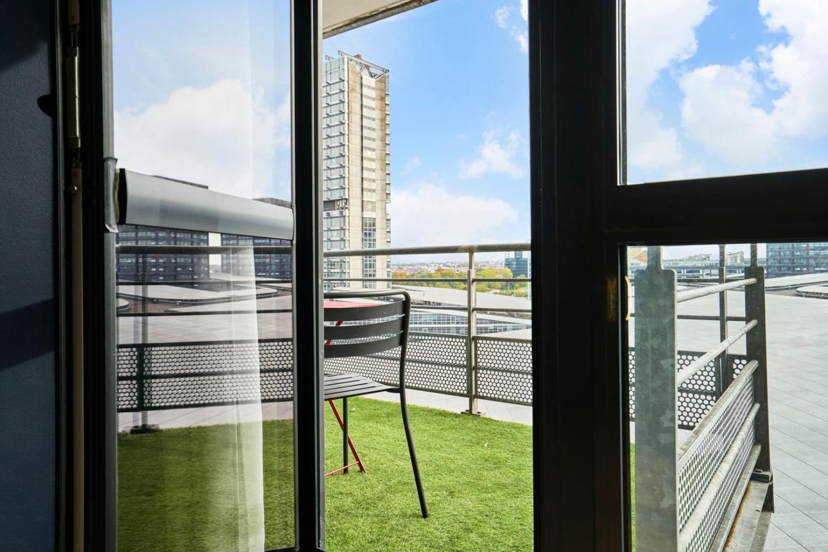 Euralille: With Balcony! *