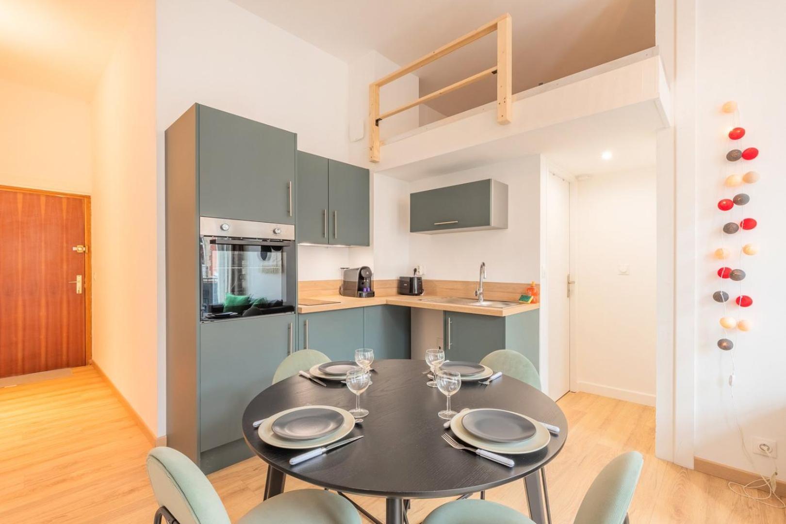1 Bedroom Near Catholic Apartment