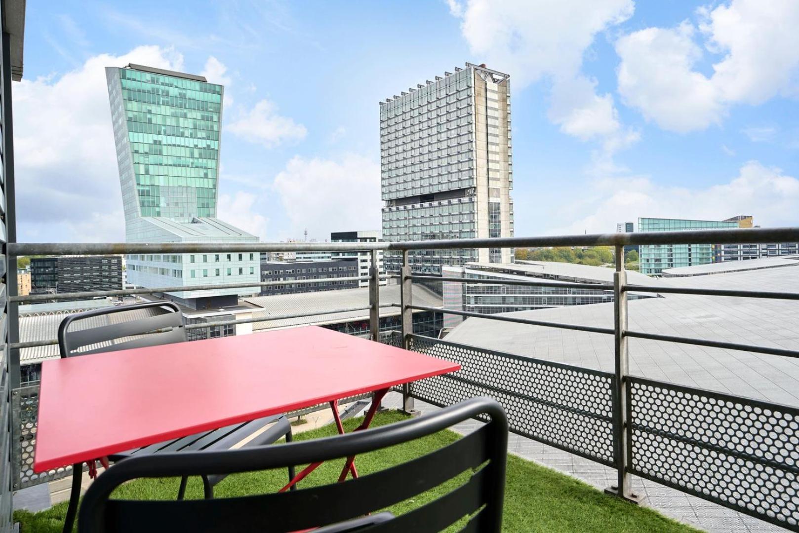 Euralille: With Balcony! *