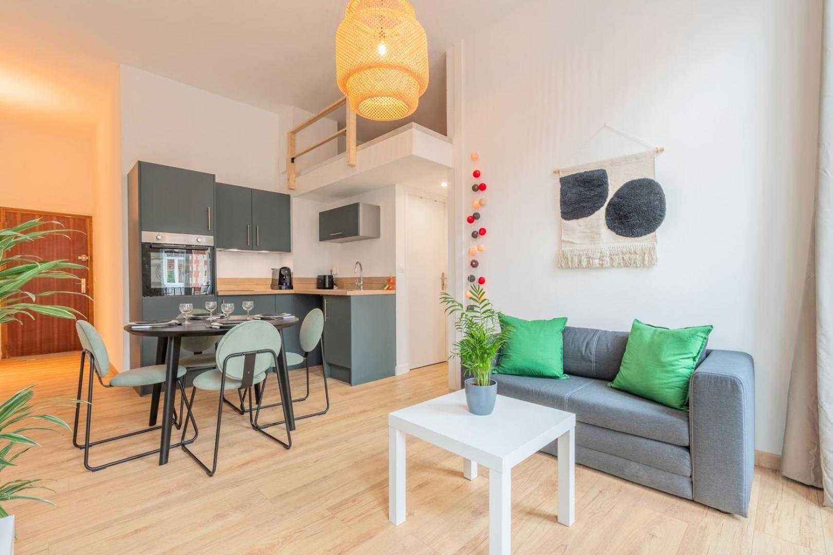 1 Bedroom Near Catholic Apartment Lille