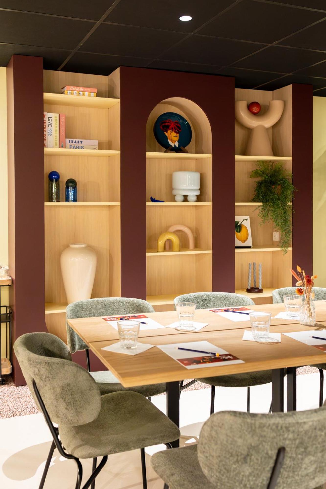Ibis Centre Gares Hotel 3*