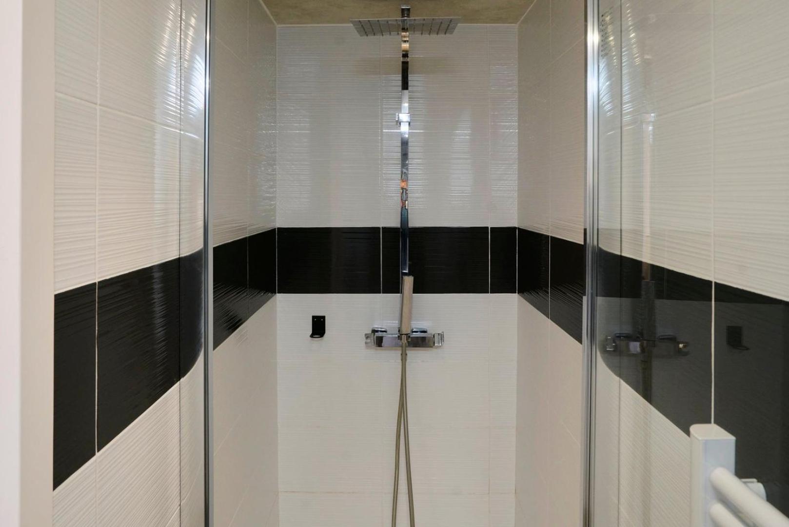 Maison 5 & 5 Sdb Proche Metro & Commerces *