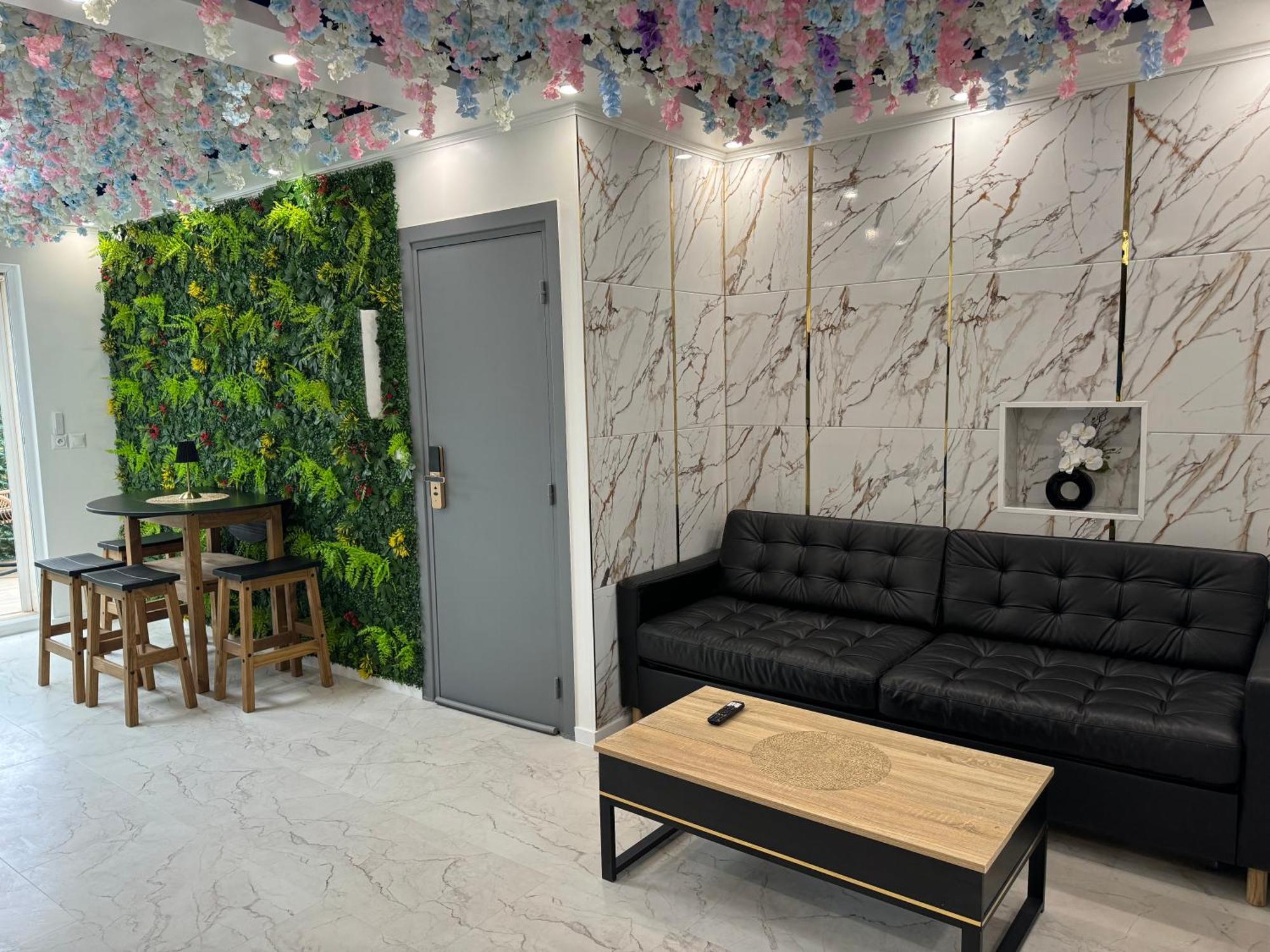 Moderne Avec Jacuzzi Apartment