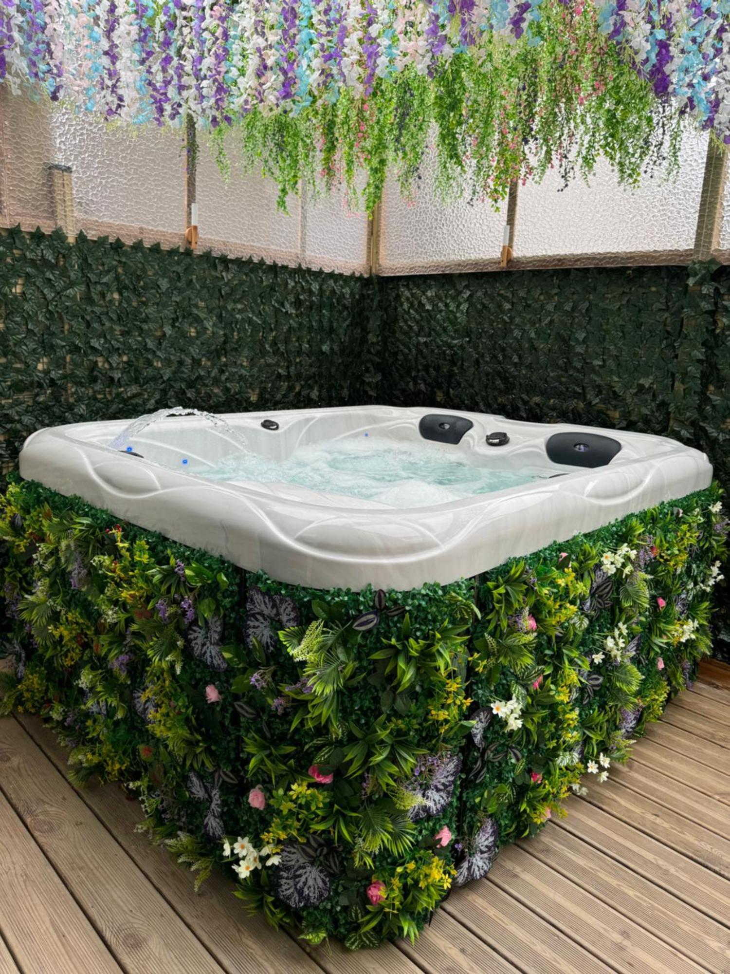 Moderne Avec Jacuzzi Apartment *