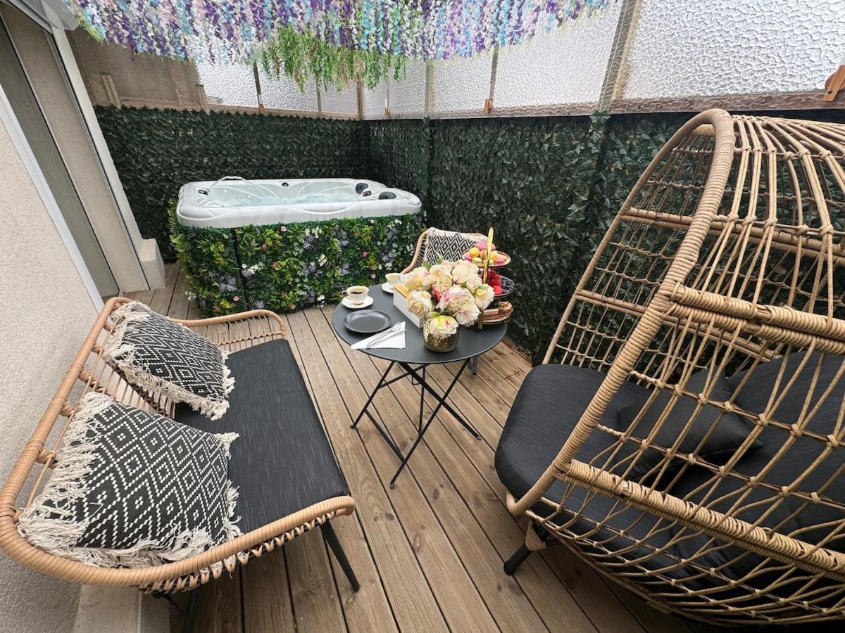 With Jacuzzi Lille