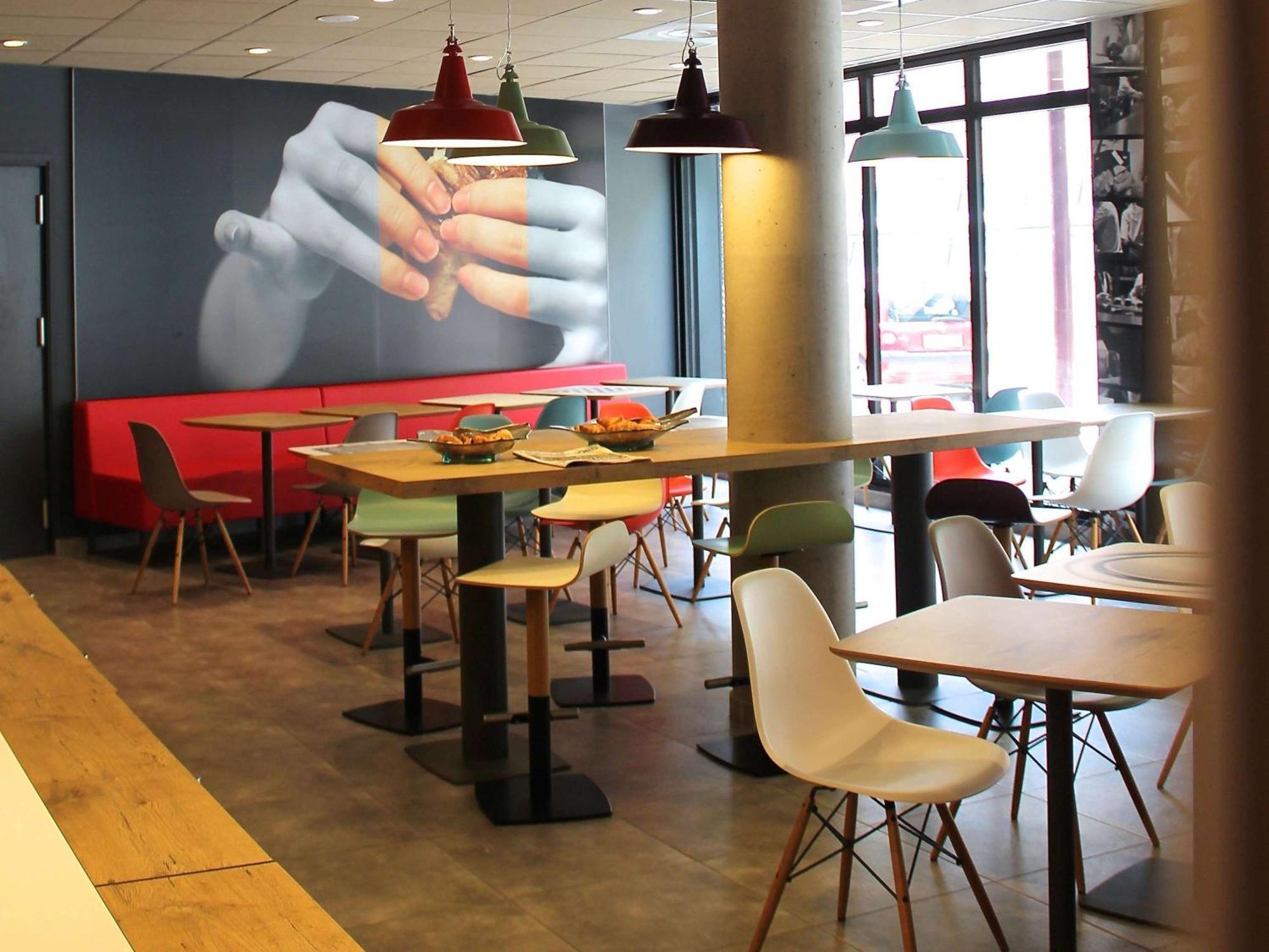 Hotel Ibis Centre Grand Palais 3*