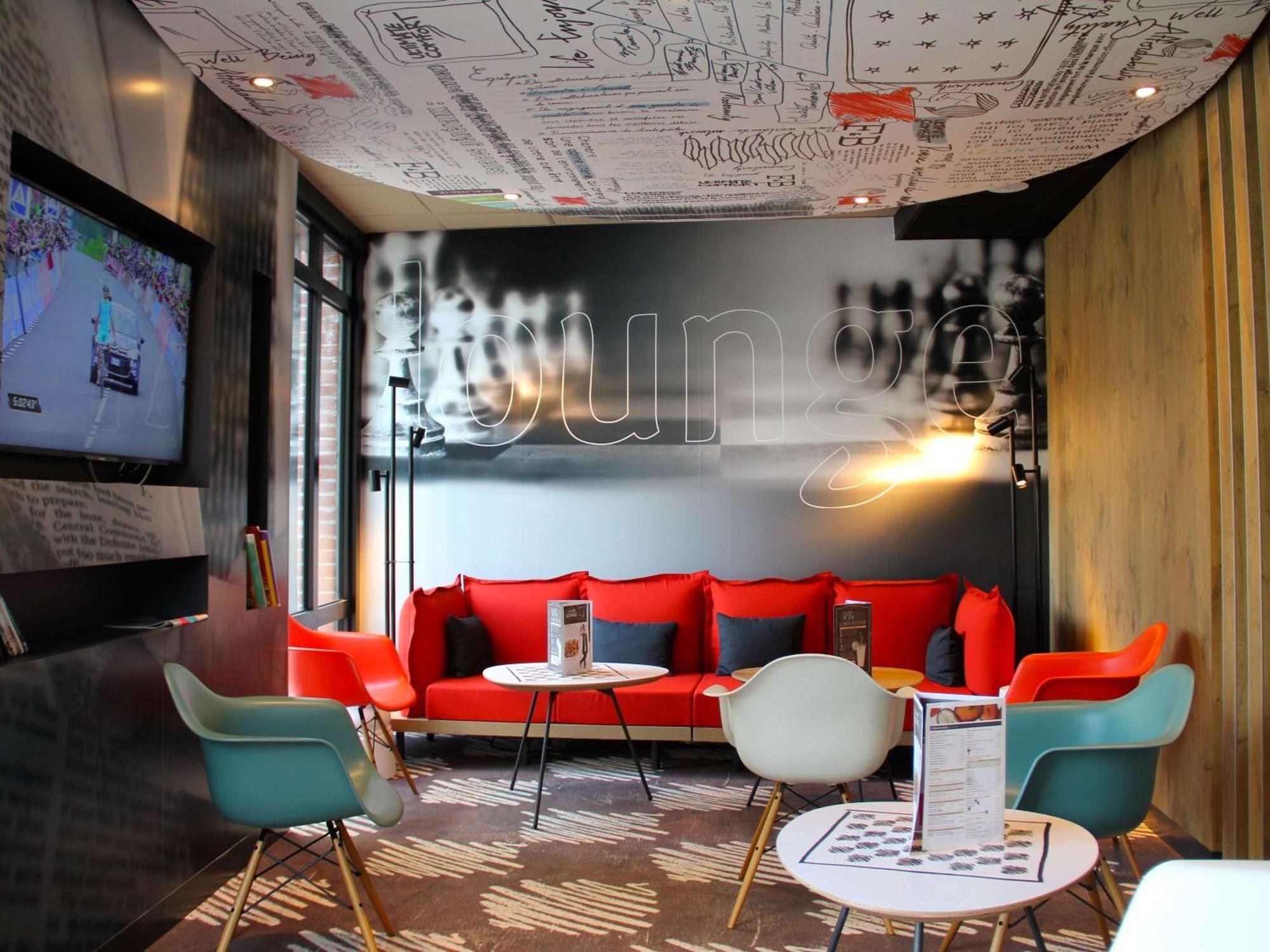 Ibis Centre Grand Palais 3*