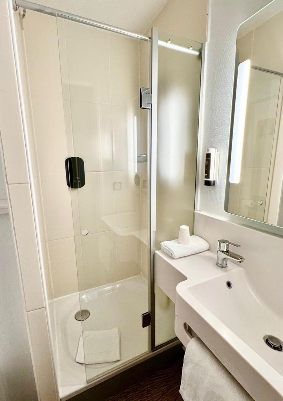 Centre Grand Palais Hotel 3*