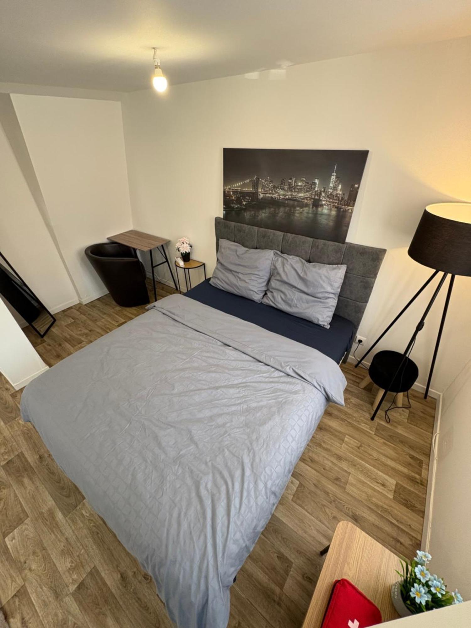 Apartamento Prox Gares, Zenith, Centre Ville, Stade Pierre Mauroy, Metro, Bus, Fast Food Lille