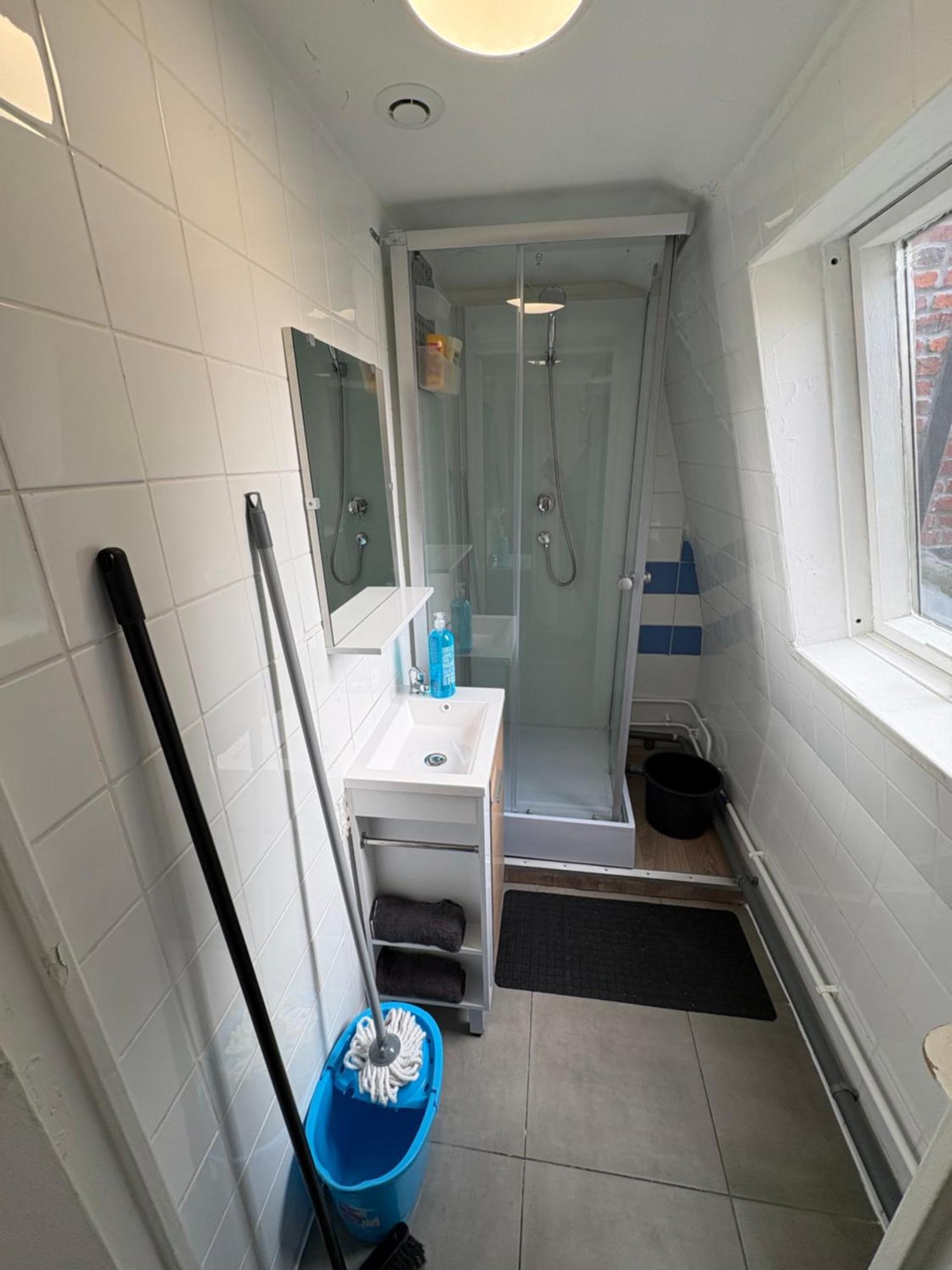 Prox Gares, Zenith, Centre Ville, Stade Pierre Mauroy, Metro, Bus, Fast Food Apartamento
