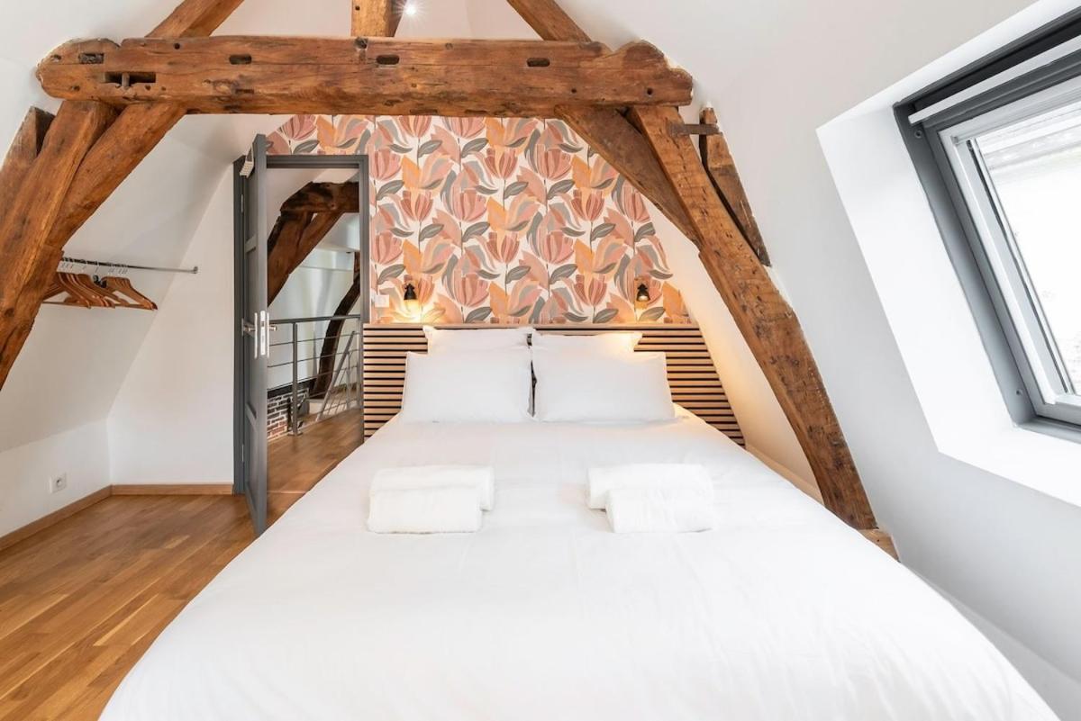 Duplex Rue Royale, Rooftop, Balneo Apartment *