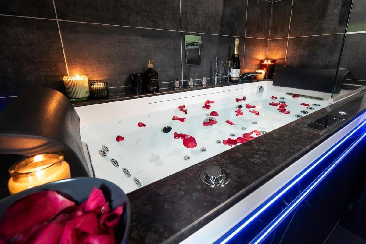 Duplex Rue Royale, Rooftop, Balneo * Lille