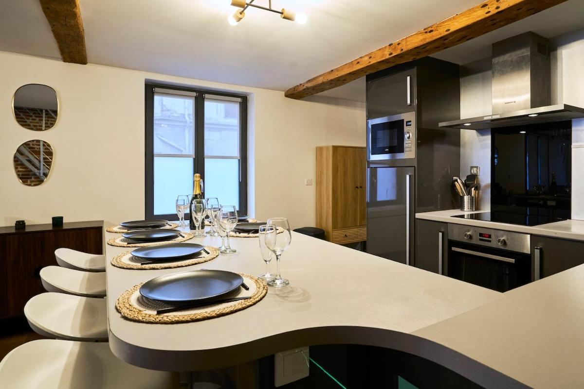 Duplex Rue Royale, Rooftop, Balneo Apartment *