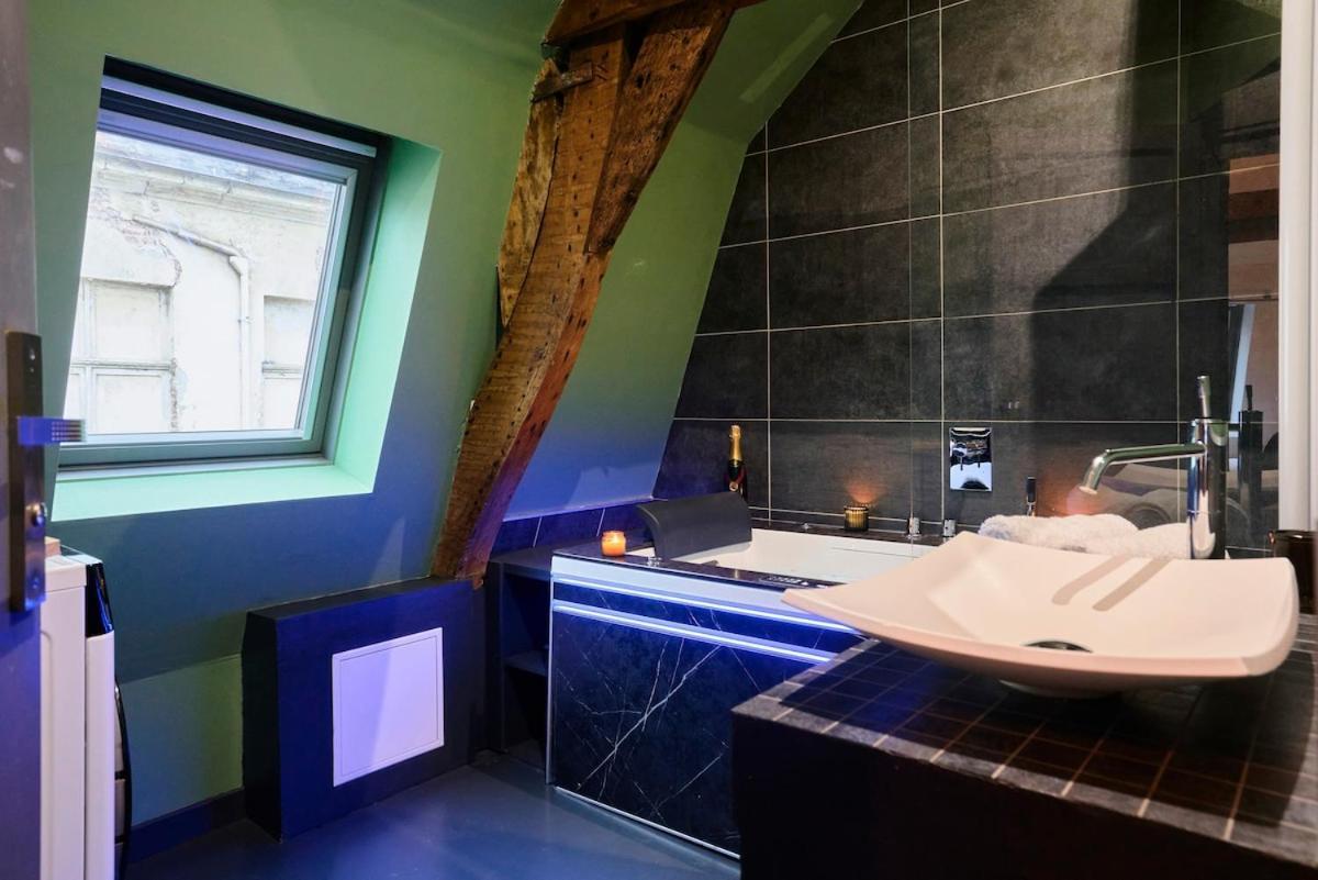 Apartment Duplex Rue Royale, Rooftop, Balneo *