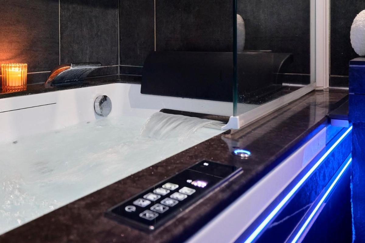 Apartment Duplex Rue Royale, Rooftop, Balneo Lille